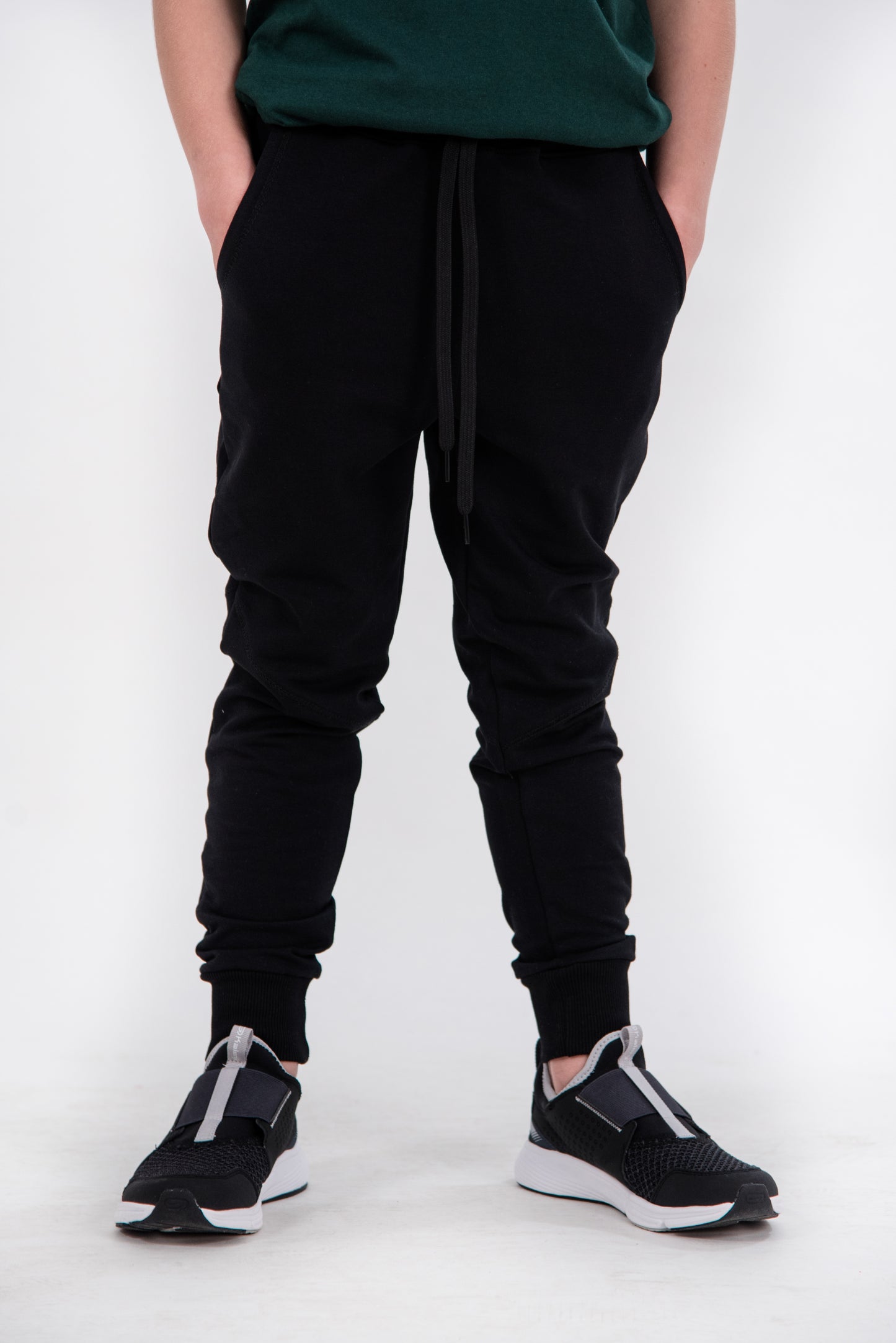 JOGGER SUBTIRE NEGRU