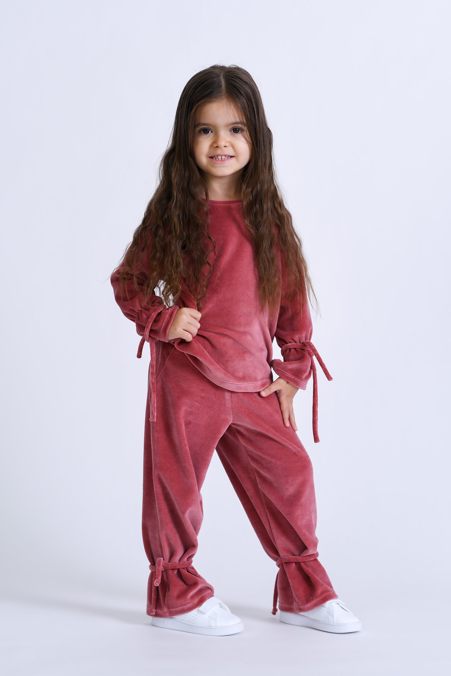 costum trening catifea evazat fete