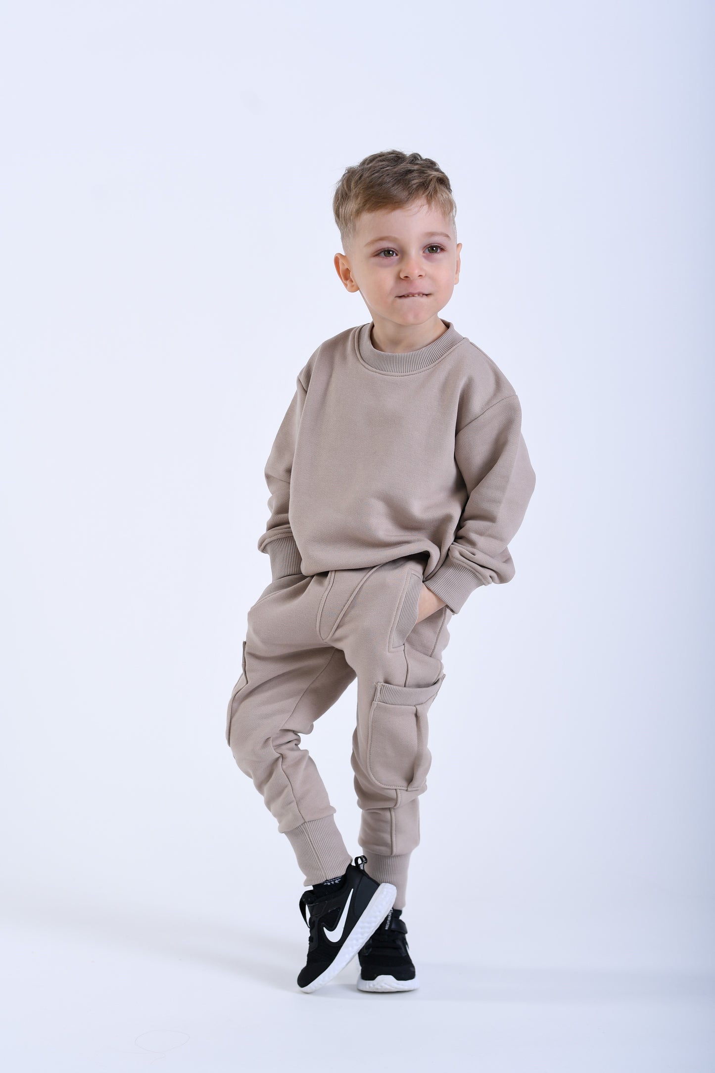 pantaloni baieti cu buzunare cargo