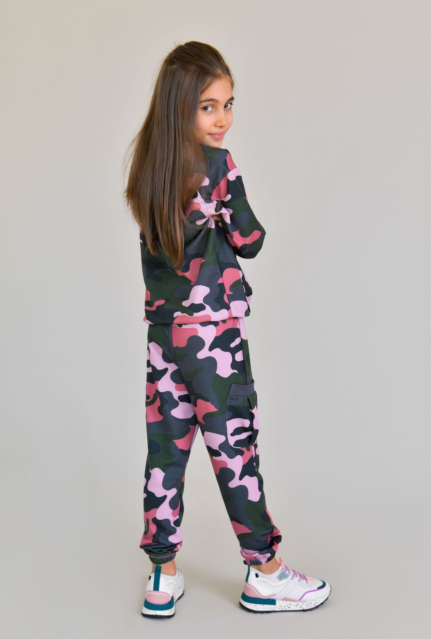 trening camuflaj fete roz
