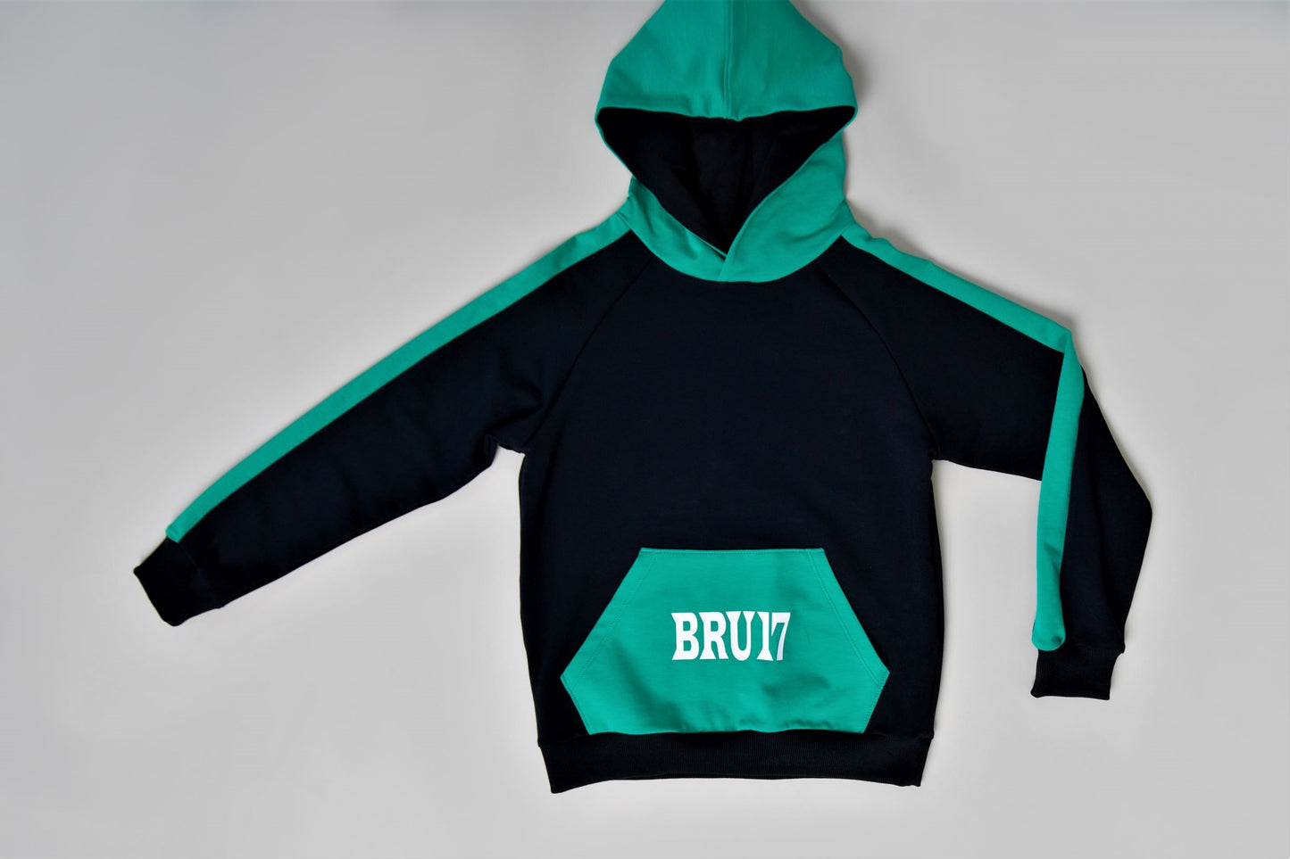 trening bumbac negru cu verde cu imprimeu alb baieti