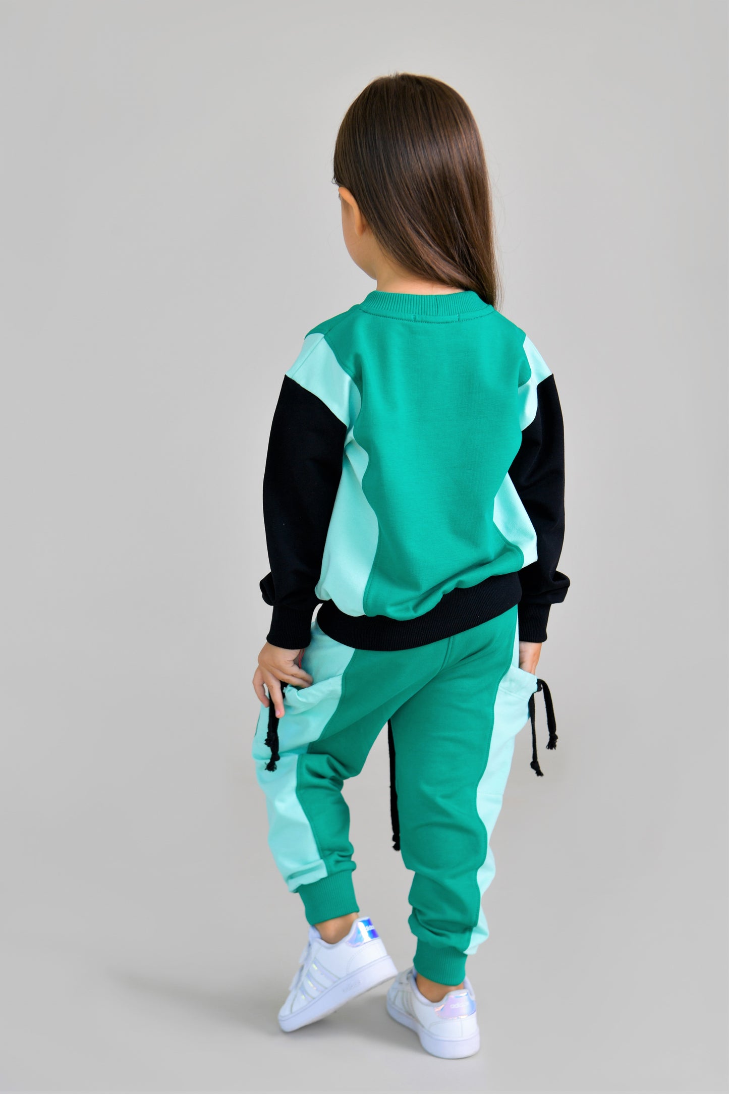 trening colorblock verde menta negru fete