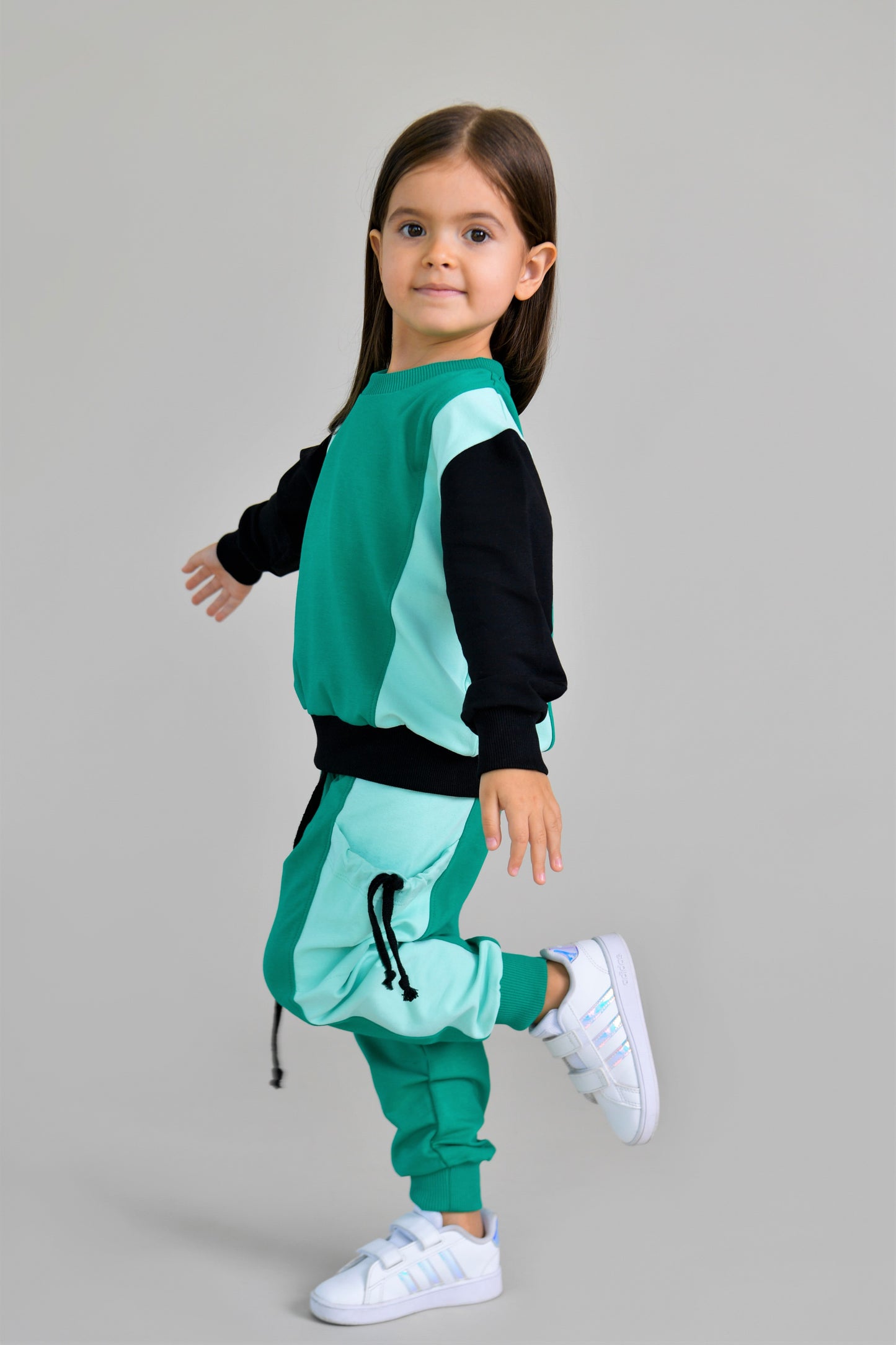 trening colorblock verde menta negru fete