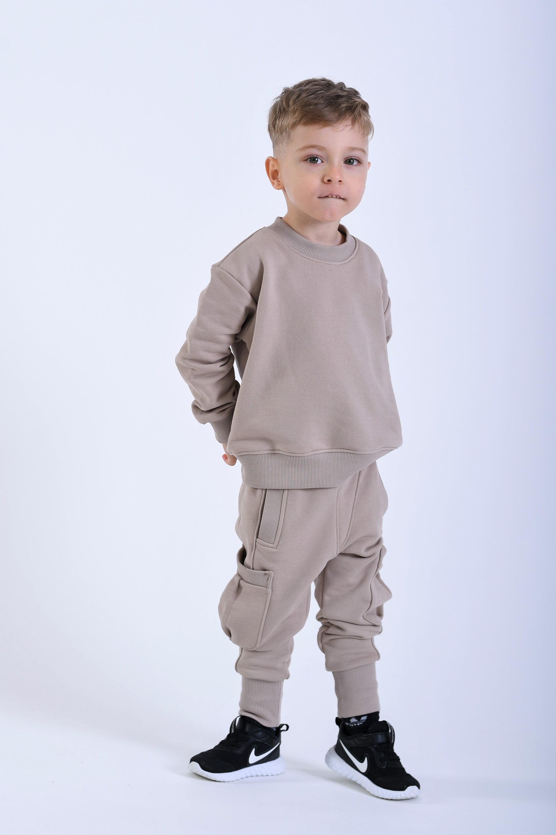 pantaloni baieti cu buzunare cargo